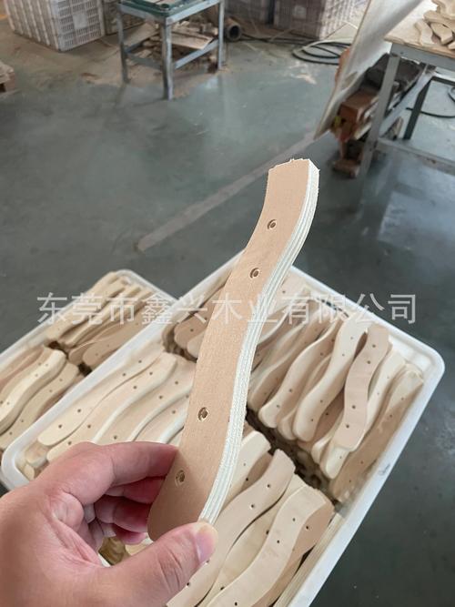 从一块木头到艺术珍品 源头工厂激光雕刻实木首饰盒与雕塑工艺品加工全解析